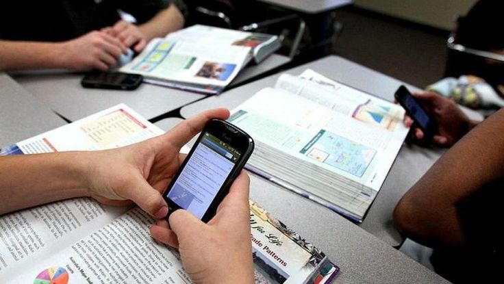 PROPONEN EN EL SENADO PROHIBIR CELULARES Y DISPOSITIVOS MÓVILES EN ESCUELAS DE EDUCACIÓN&nbsp;BÁSICA