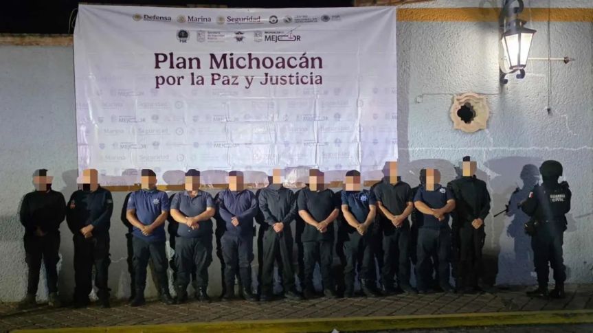 🔴 TRASLADAN A 11 POLICÍAS DE ECUANDUREO A PENAL DE ALTA SEGURIDAD EN CHARO POR PRESUNTOS VÍNCULOS CON EL&nbsp;CJNG