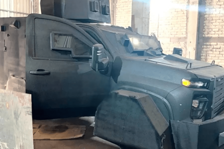 ASEGURAN TALLER Y VEHÍCULO “MONSTRUO” EN SINALOA; HAY UN MUERTO Y SEIS&nbsp;DETENIDOS