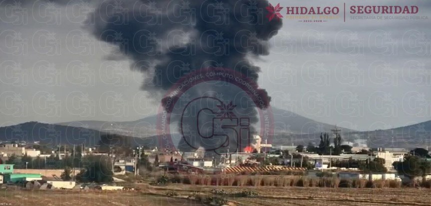INCENDIO EN BODEGA DE RECICLAJE MOVILIZA A CUERPOS DE EMERGENCIA EN EMILIANO&nbsp;ZAPATA
