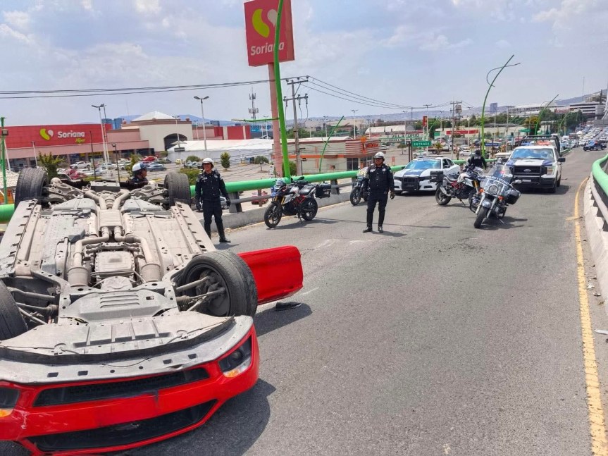 VOLCADURA EN BULEVAR COLOSIO GENERA MOVILIZACIÓN EN&nbsp;PACHUCA