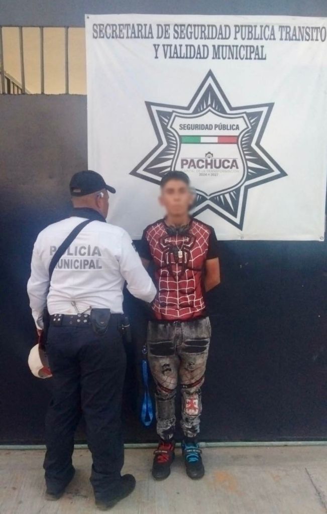 DETIENEN A HOMBRE POR REALIZAR PINTAS EN PLAZA CONSTITUCIÓN DE&nbsp;PACHUCA