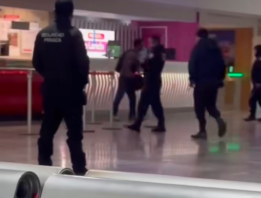 HOMBRE AGREDE A GUARDIAS EN CENTRAL DE AUTOBUSES DE PACHUCA Y ES&nbsp;DETENIDO